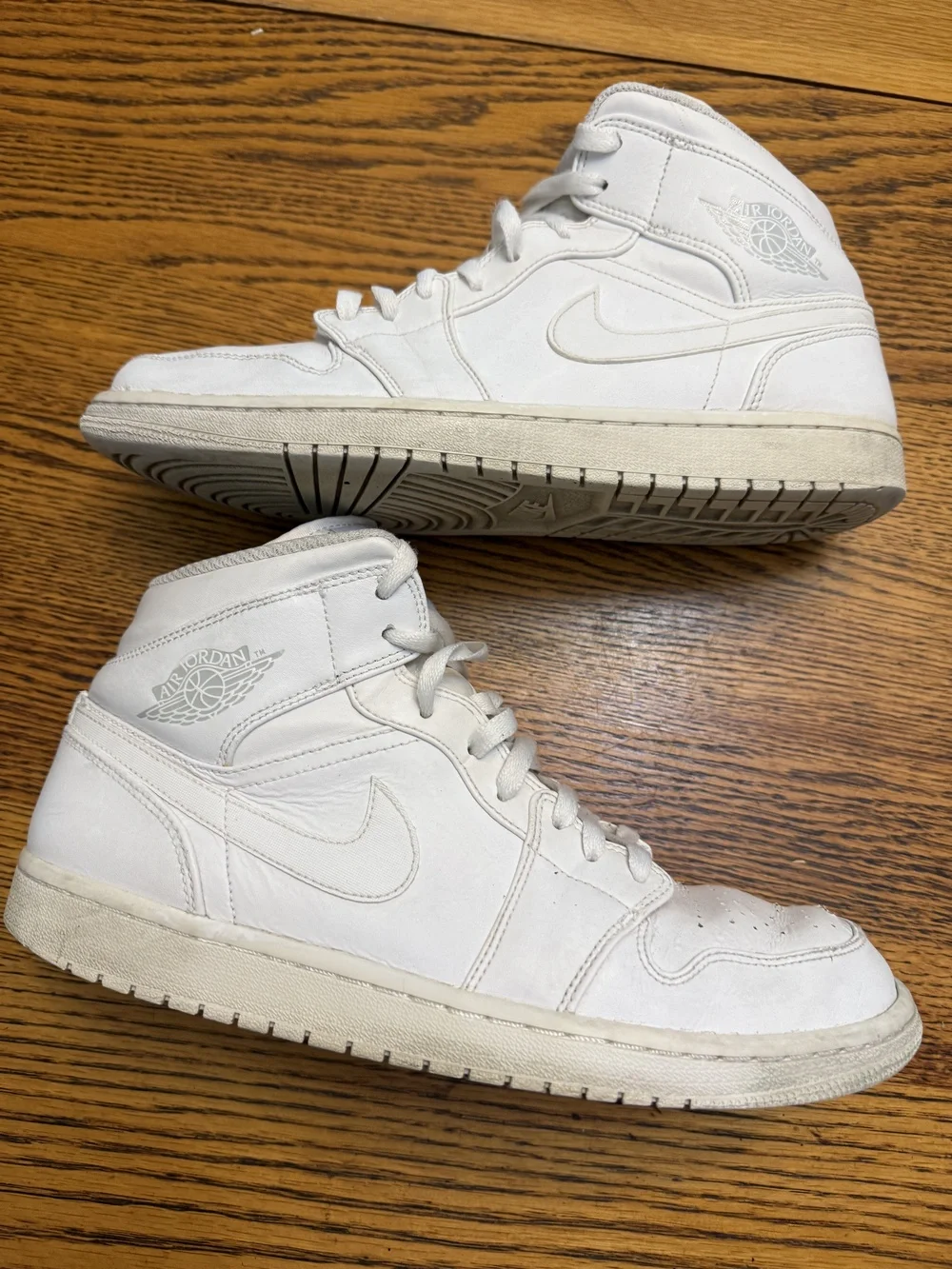 Air Jordan 1 Mid Shoes Mens Size 11 Basketball Nike Retro 554724-104 Sneakers